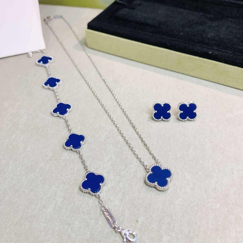 18K white gold clover set